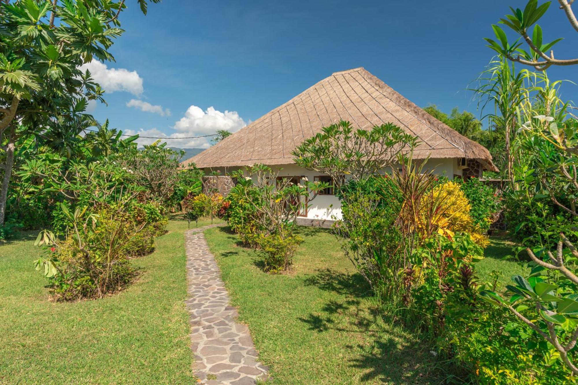 Absolute Beach Front Villa Уме-Аньяр Экстерьер фото
