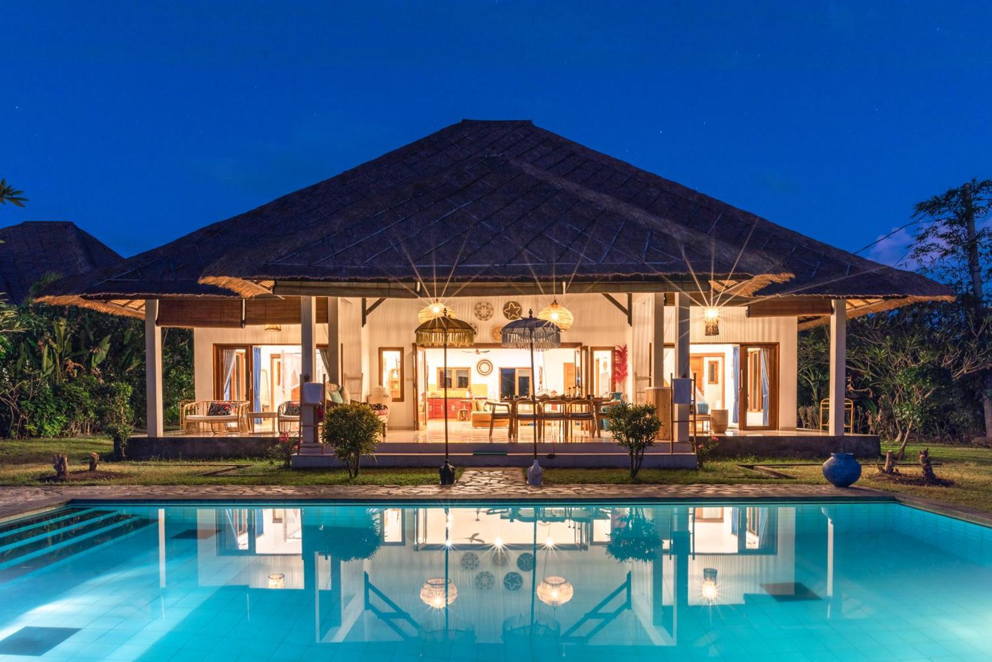 Absolute Beach Front Villa Уме-Аньяр Экстерьер фото